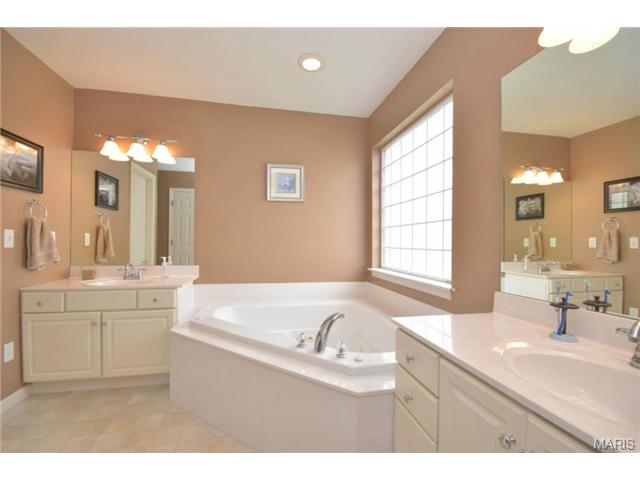 22 Patriarch Ct, Saint Peters, MO 63376 photo 13