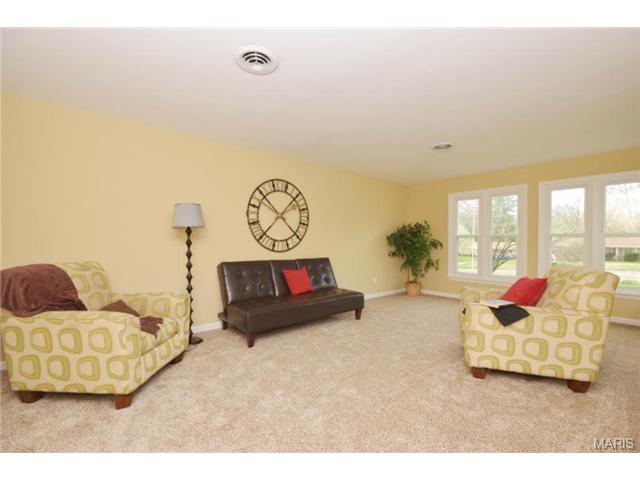 104 Calico Ln, Ballwin, MO 63011 photo 9