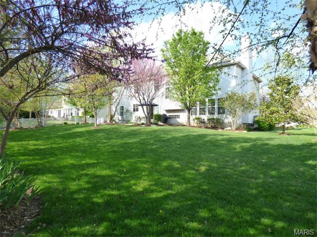 7804 Wind Hill Dr, O'fallon, MO 63368 photo 3