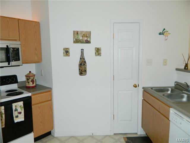 730 Homerun Dr, O'fallon, MO 63366 photo 9