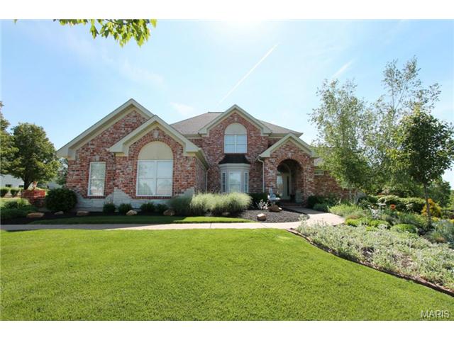 364 Galahad Dr, Saint Charles, MO 63304 photo 1