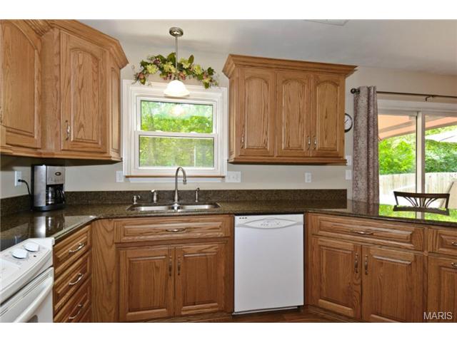 1069 Pinrun, Ballwin, MO 63011 photo 14