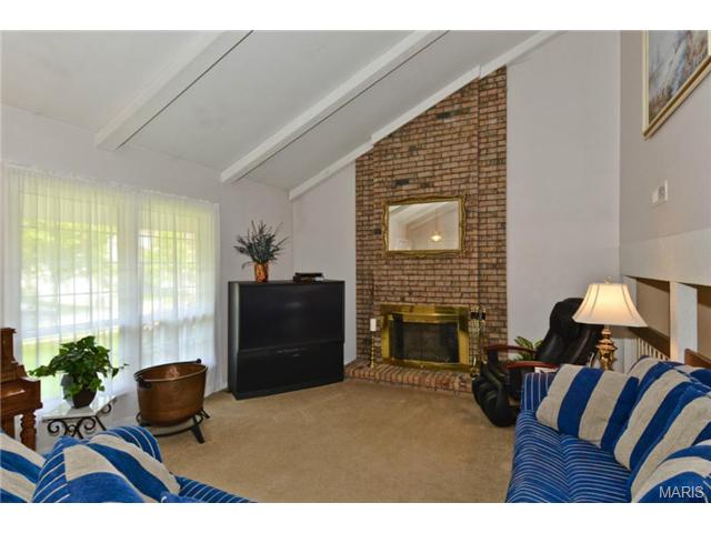 1069 Pinrun, Ballwin, MO 63011 photo 5