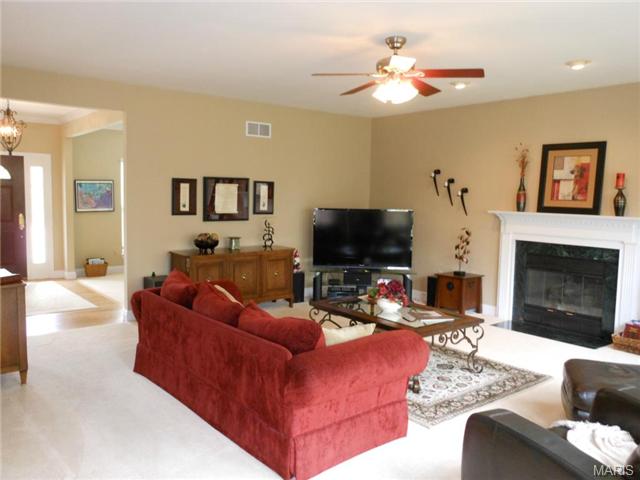 1139 Cypress Point Dr, O'fallon, MO 63366 photo 4