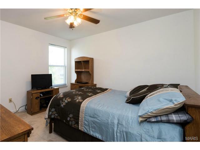 5597 Hennsley Cir, Weldon Spring, MO 63304 photo 11