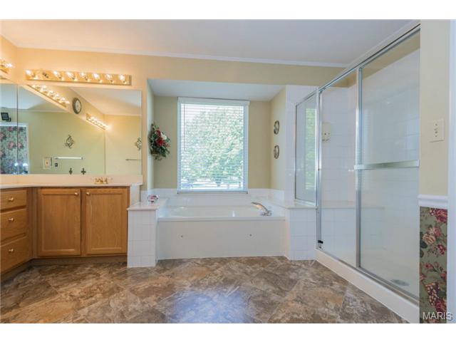 5597 Hennsley Cir, Weldon Spring, MO 63304 photo 10
