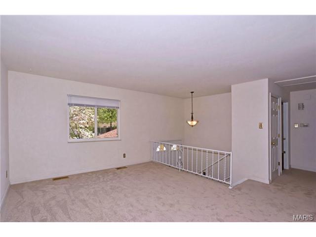 380 Sorrento, Ballwin, MO 63021 photo 6