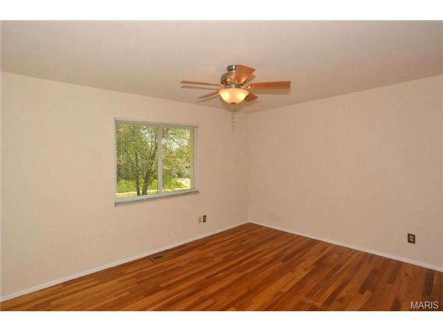 380 Sorrento, Ballwin, MO 63021 photo 7
