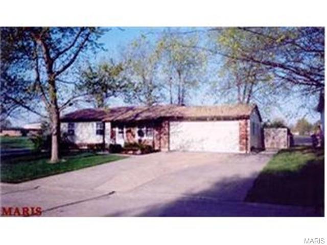 501 Clover Ln, O Fallon, MO 63366 photo 1
