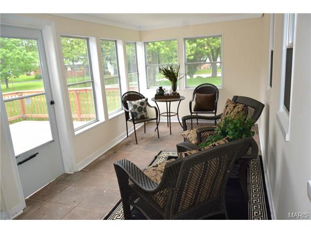 563 Kehrs Ml, Ballwin, MO 63011 photo 5