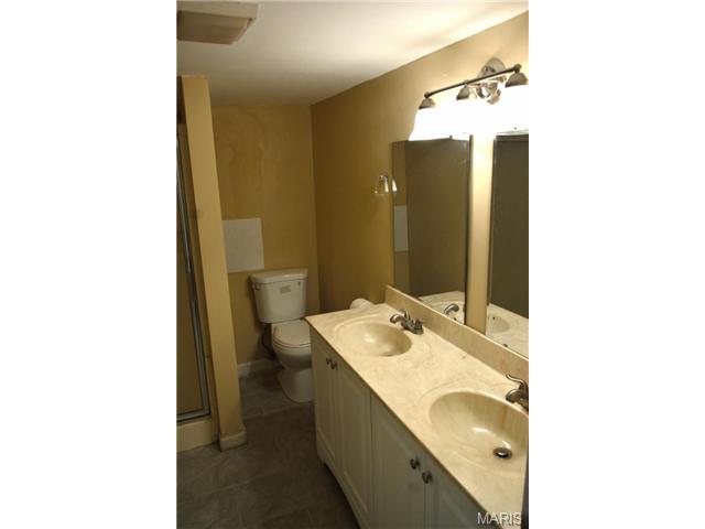 563 Kehrs Ml, Ballwin, MO 63011 photo 12