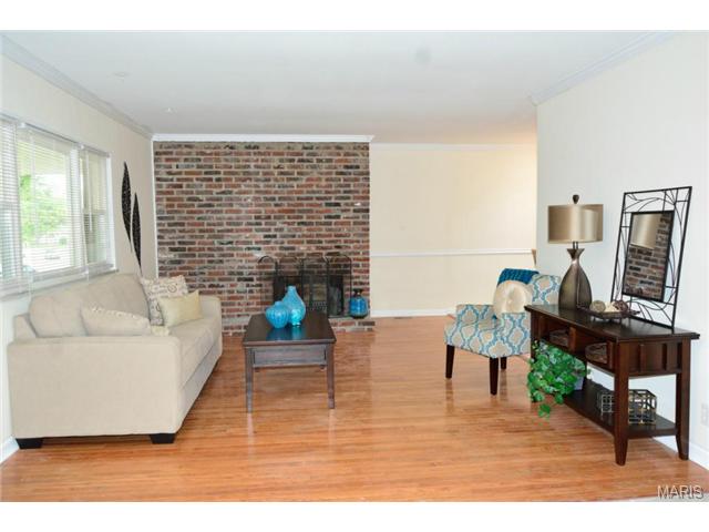 563 Kehrs Ml, Ballwin, MO 63011 photo 4