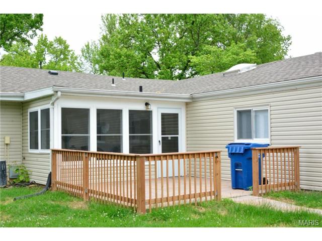 563 Kehrs Ml, Ballwin, MO 63011 photo 3