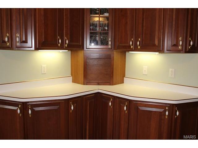 3084 Devilla Trl, Saint Charles, MO 63301 photo 8