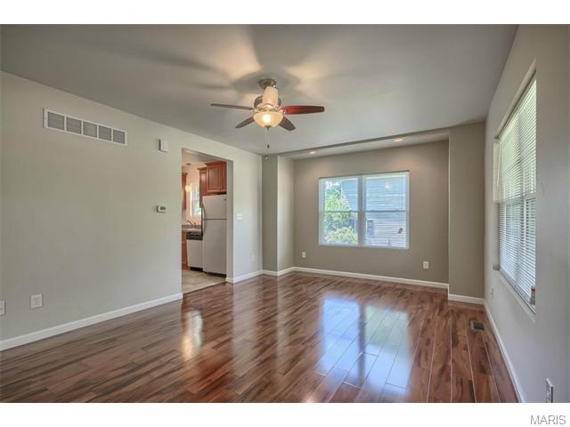 3214 Fee Fee Rd, Bridgeton, MO 63044 photo 2
