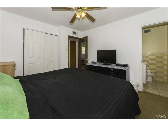 405 Saint Joseph Ave, O'fallon, MO 63366 photo 9
