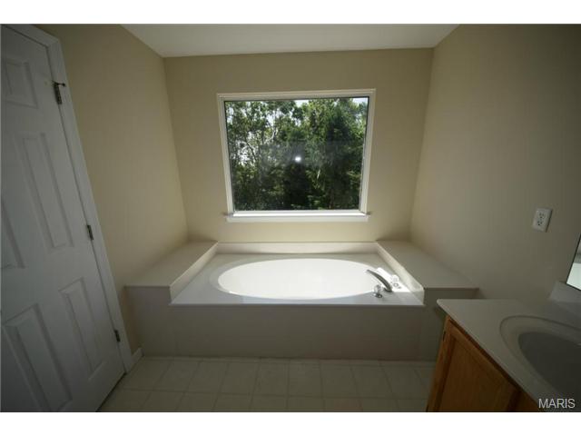800 Legends View Dr, Eureka, MO 63025 photo 15