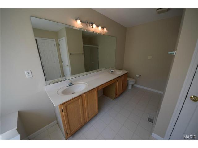 800 Legends View Dr, Eureka, MO 63025 photo 16