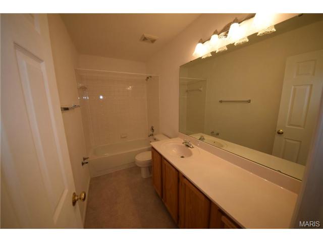 800 Legends View Dr, Eureka, MO 63025 photo 21