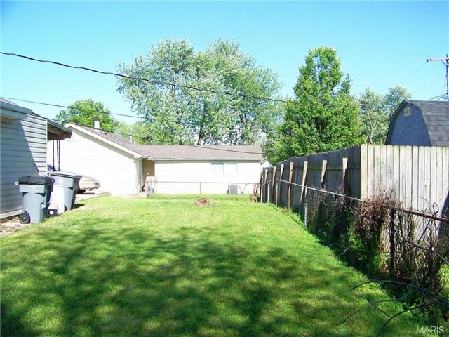 402 St John Dr, O'fallon, MO 63366 photo 11