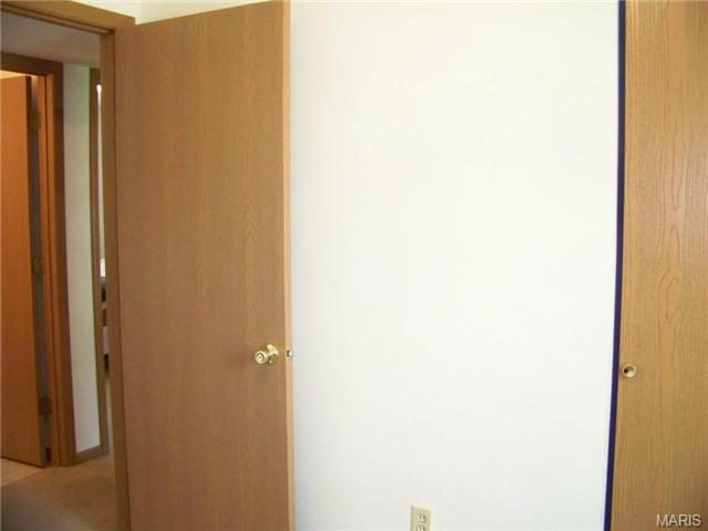 402 St John Dr, O'fallon, MO 63366 photo 8
