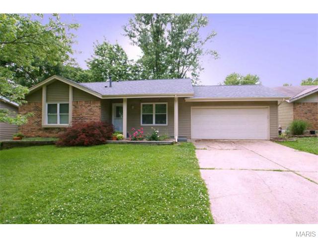 1013 Shadowoak, Ballwin, MO 63021 photo 1