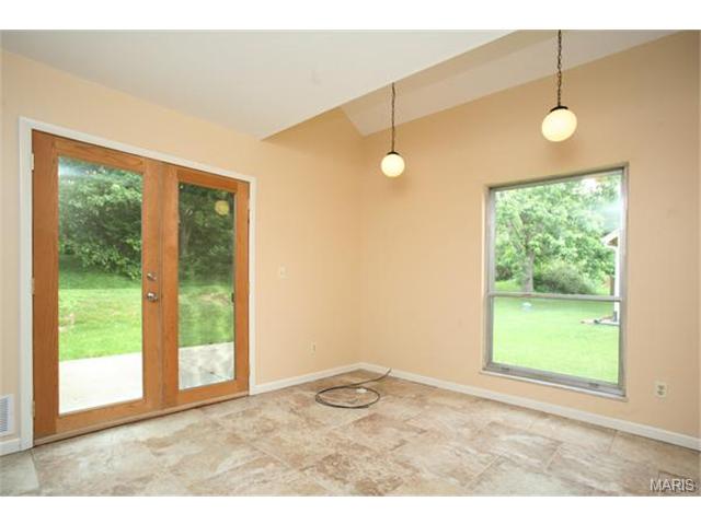 437 Far Hill Dr, Ballwin, MO 63021 photo 4