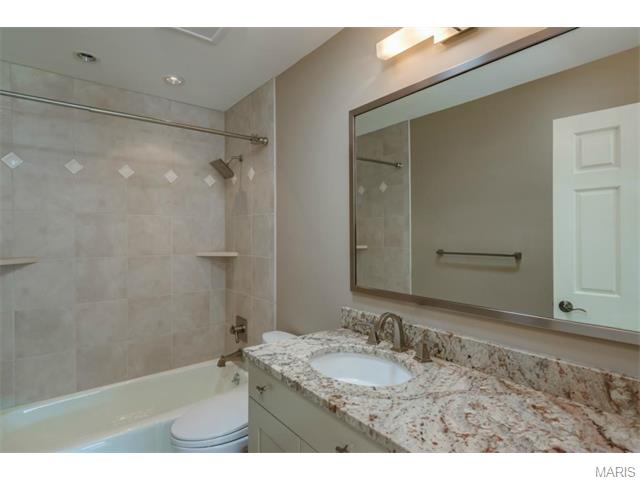 10 Frontenac Pl, Frontenac, MO 63131 photo 39