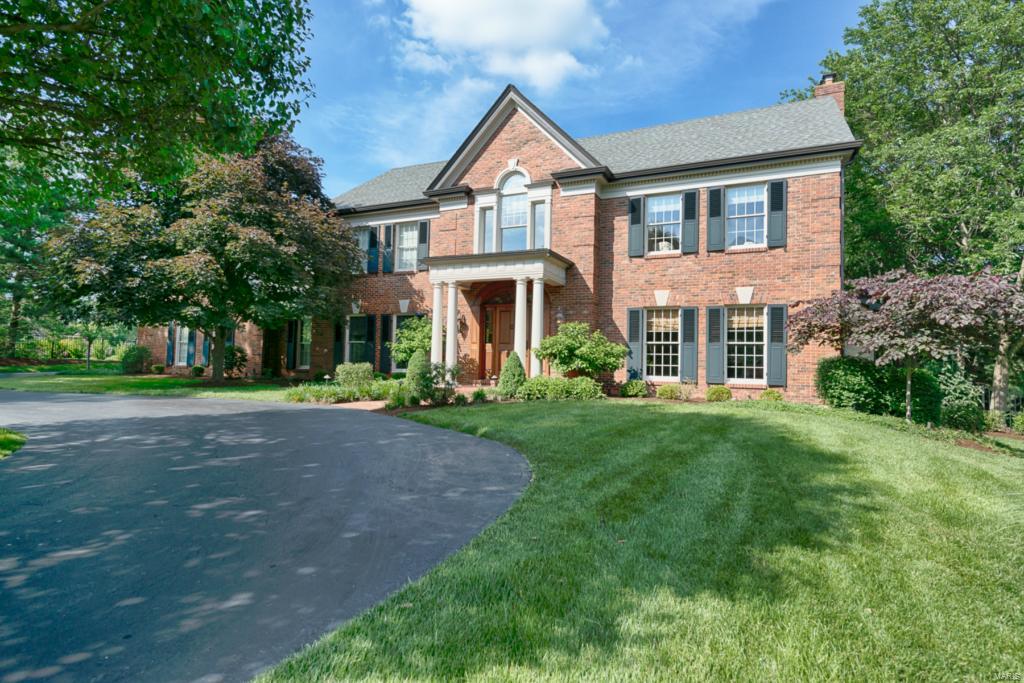 10 Frontenac Pl, Frontenac, MO 63131 photo 2