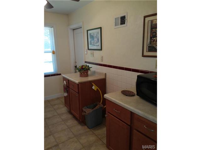 427 Robert Ave, Ferguson, MO 63135 photo 4