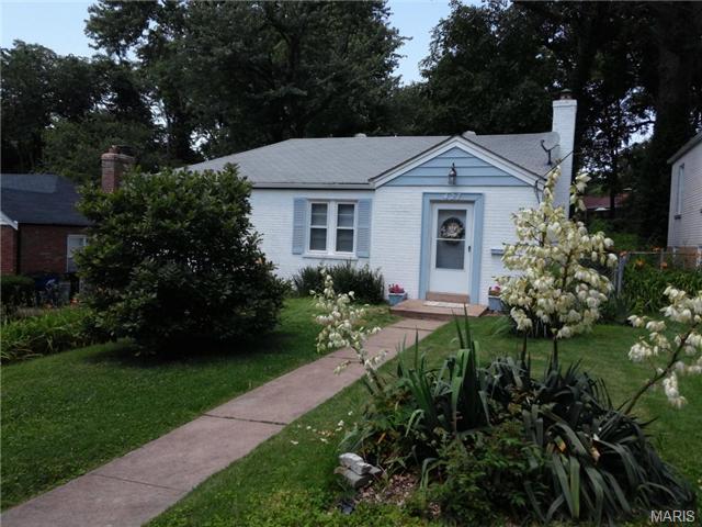 427 Robert Ave, Ferguson, MO 63135 photo 1