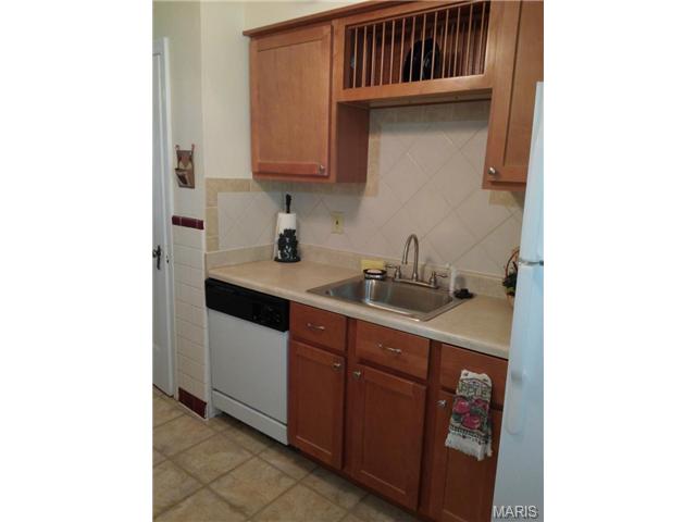 427 Robert Ave, Ferguson, MO 63135 photo 2