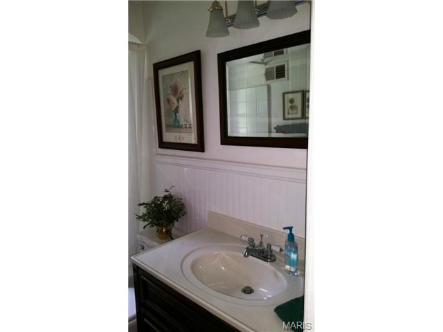 427 Robert Ave, Ferguson, MO 63135 photo 6