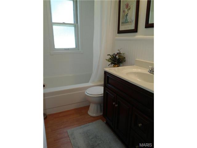 427 Robert Ave, Ferguson, MO 63135 photo 11