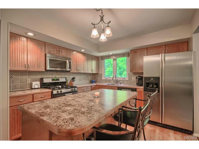 615 Wynn Pl, Ballwin, MO 63021 photo 7