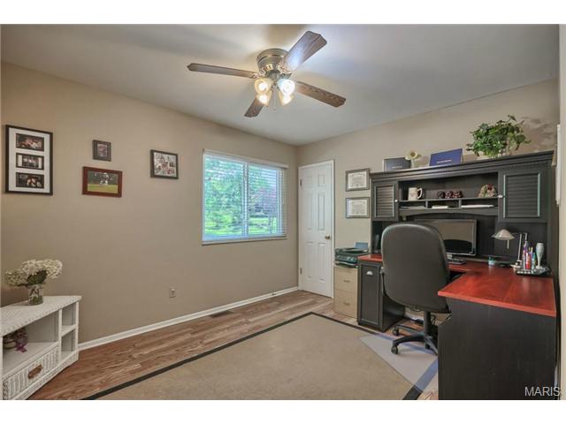 615 Wynn Pl, Ballwin, MO 63021 photo 17
