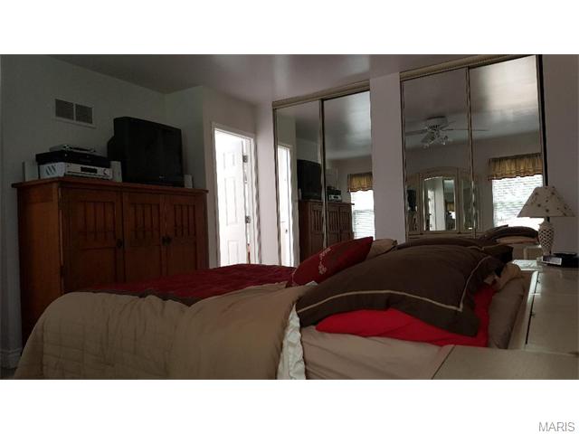 437 Melanie Mdws, Ballwin, MO 63021 photo 20
