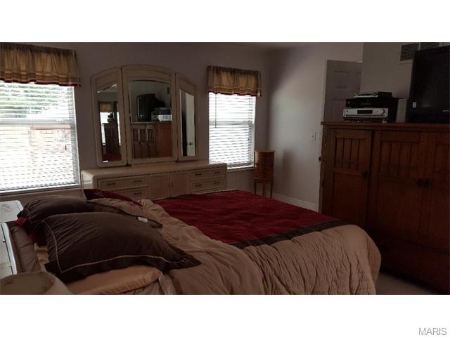 437 Melanie Mdws, Ballwin, MO 63021 photo 22