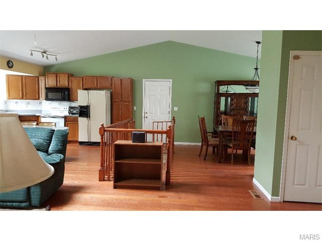 437 Melanie Mdws, Ballwin, MO 63021 photo 7