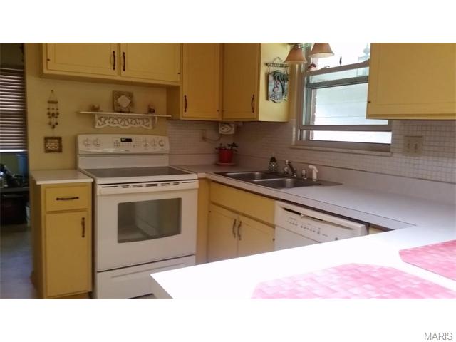 5 Treecrest Ct, Fenton, MO 63026 photo 3