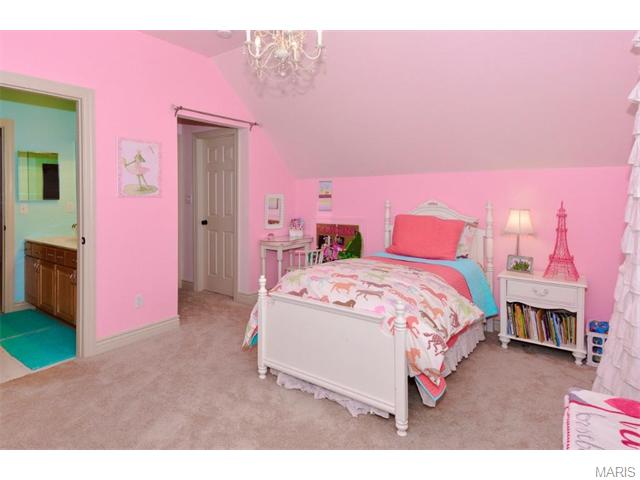 1150 Ridgeway Meadow Dr, Ellisville, MO 63021 photo 4