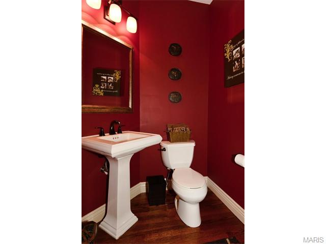 1150 Ridgeway Meadow Dr, Ellisville, MO 63021 photo 2