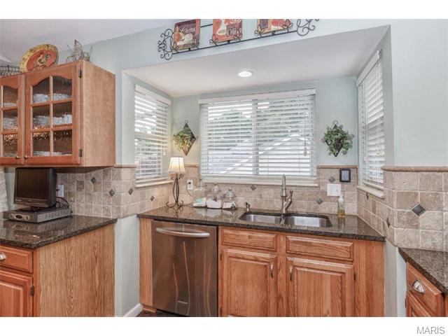 226 Arbor Crst, Ballwin, MO 63021 photo 7
