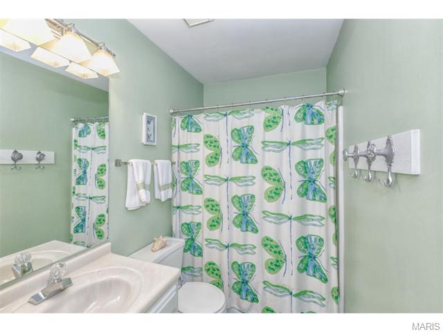 226 Arbor Crst, Ballwin, MO 63021 photo 32