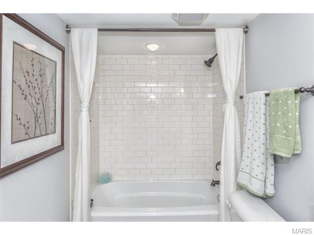 226 Arbor Crst, Ballwin, MO 63021 photo 45