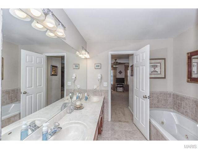 226 Arbor Crst, Ballwin, MO 63021 photo 26