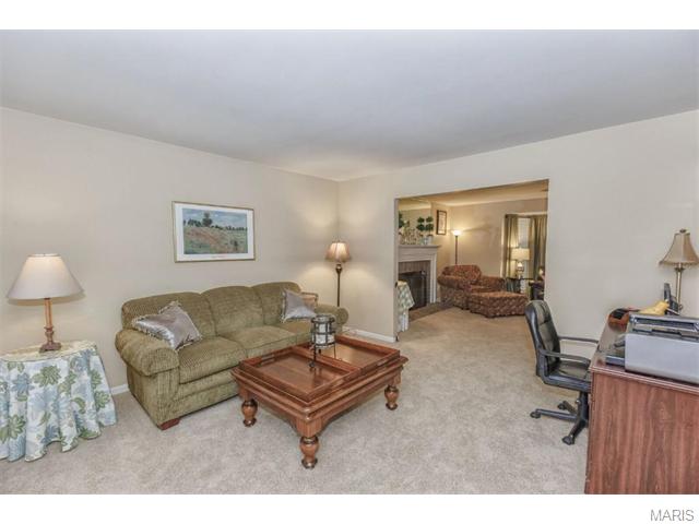 226 Arbor Crst, Ballwin, MO 63021 photo 16