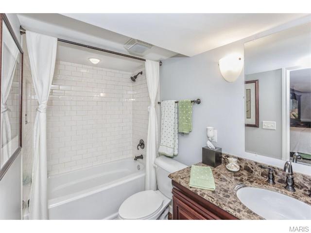 226 Arbor Crst, Ballwin, MO 63021 photo 44