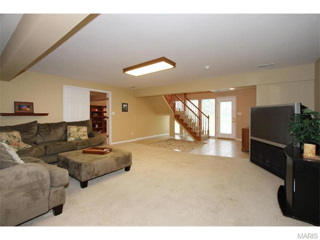 723 Castle Pines Dr, Ballwin, MO 63021 photo 17