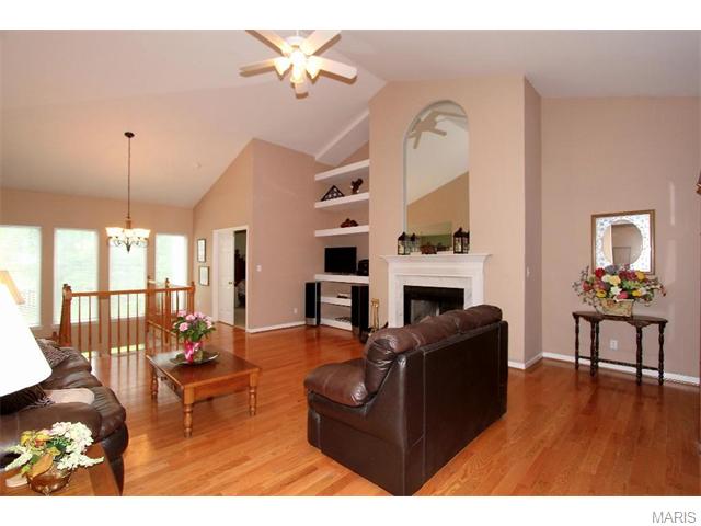 723 Castle Pines Dr, Ballwin, MO 63021 photo 4